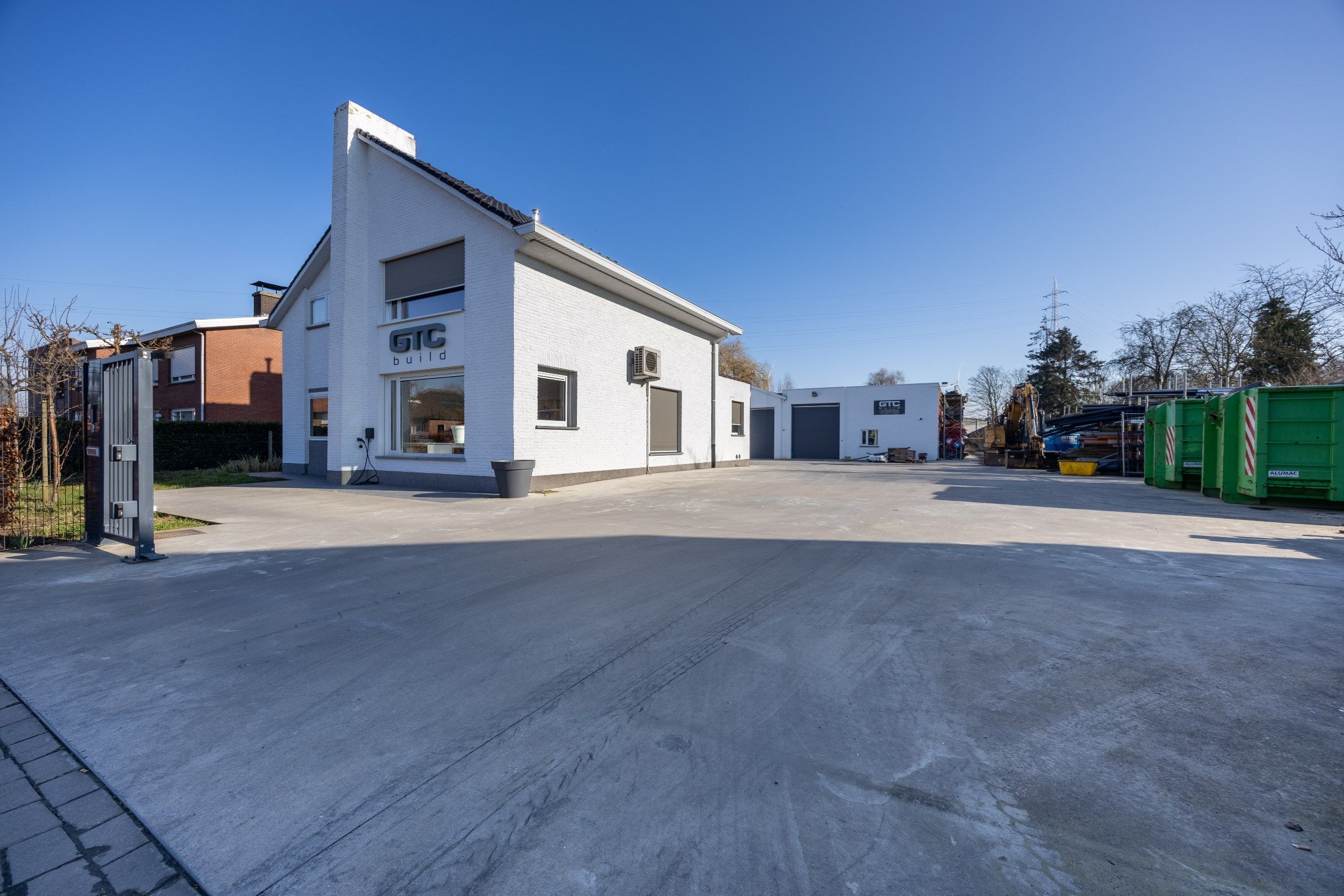 KMO GEBOUW OP 2890 M² foto 2