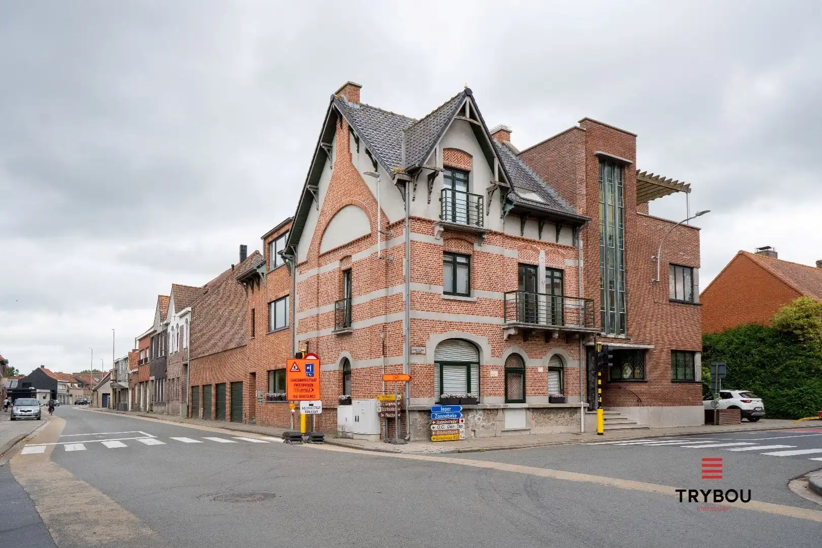 Ruim, instapklaar appartement met garage te koop in Langemark-Poelkapelle foto 2