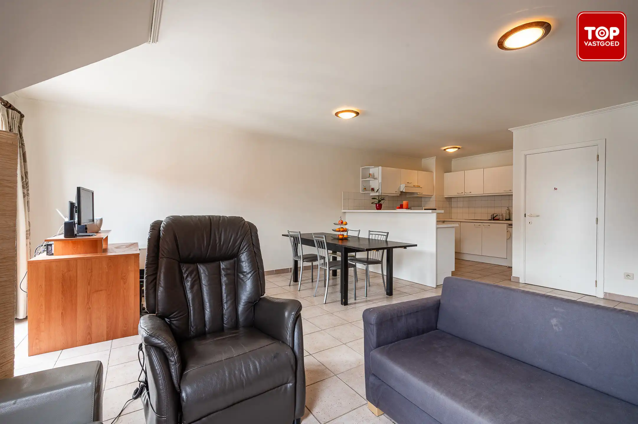 Ruim en lichtrijk 2 slaapkamerappartement in Waarschoot foto 7