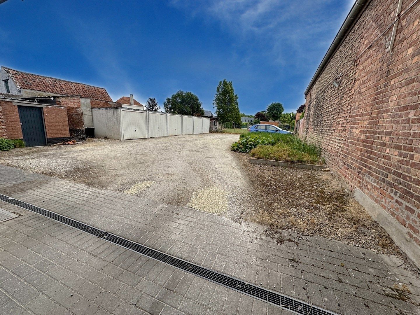 Opbrengsteigendom gelegen in de dorpskern van Merendree foto 21