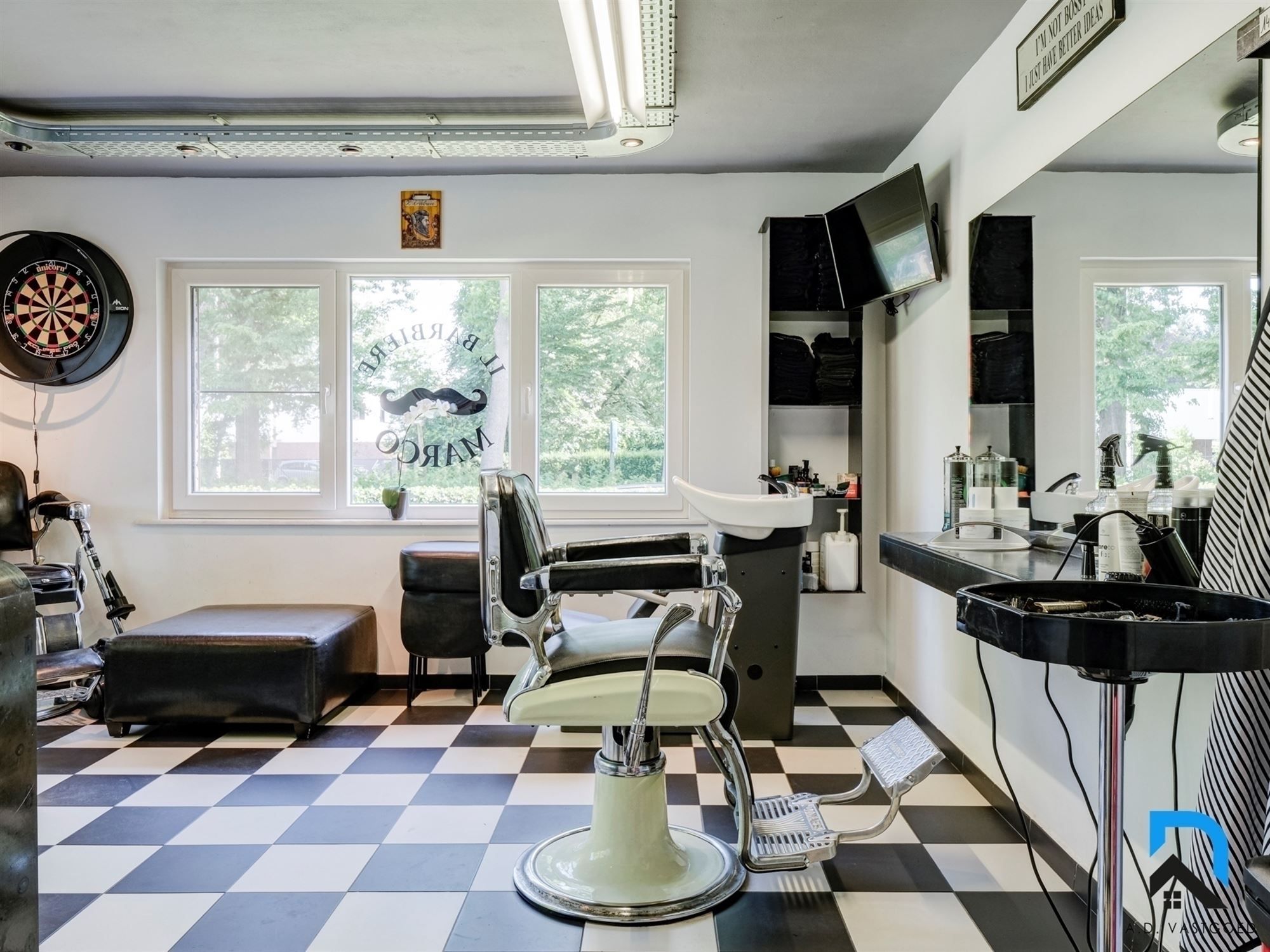 Woning met 5 slaapkamers op riant hoekperceel foto 10