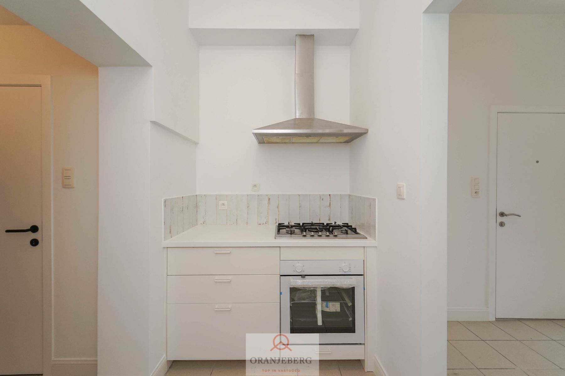 Appartement op het gelijkvloers met koertje (18 m²) te Rooigemlaan ! foto 5