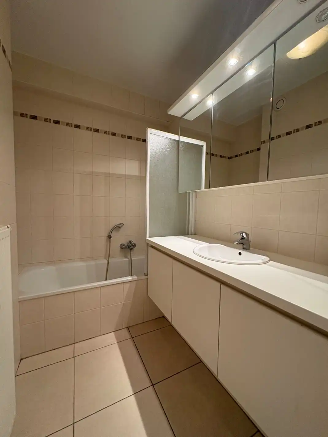 Appartement te huur met 2 slaapkamers inclusief garage foto 9