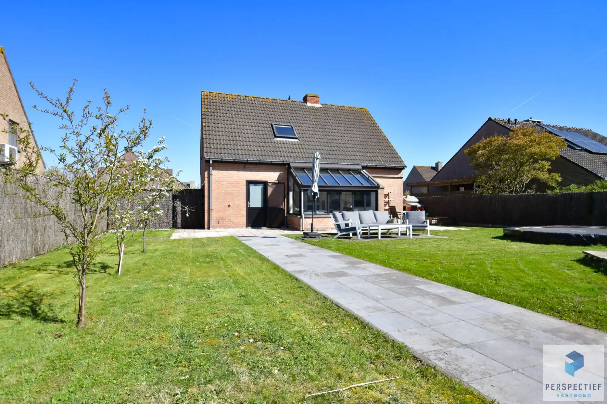 Centraal gelegen ruime woning met 3 slaapkamers - garage en grote tuin op 615 m² foto 25