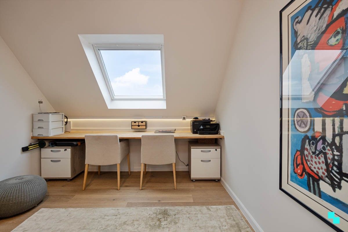 Kwalitatief afgewerkt duplex appartement in hartje Lichtervelde foto 9