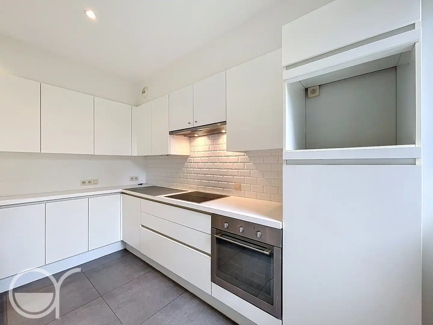 Ruim gelijkvloers appartement met twee slaapkamers, grote tuin én garagebox foto 8