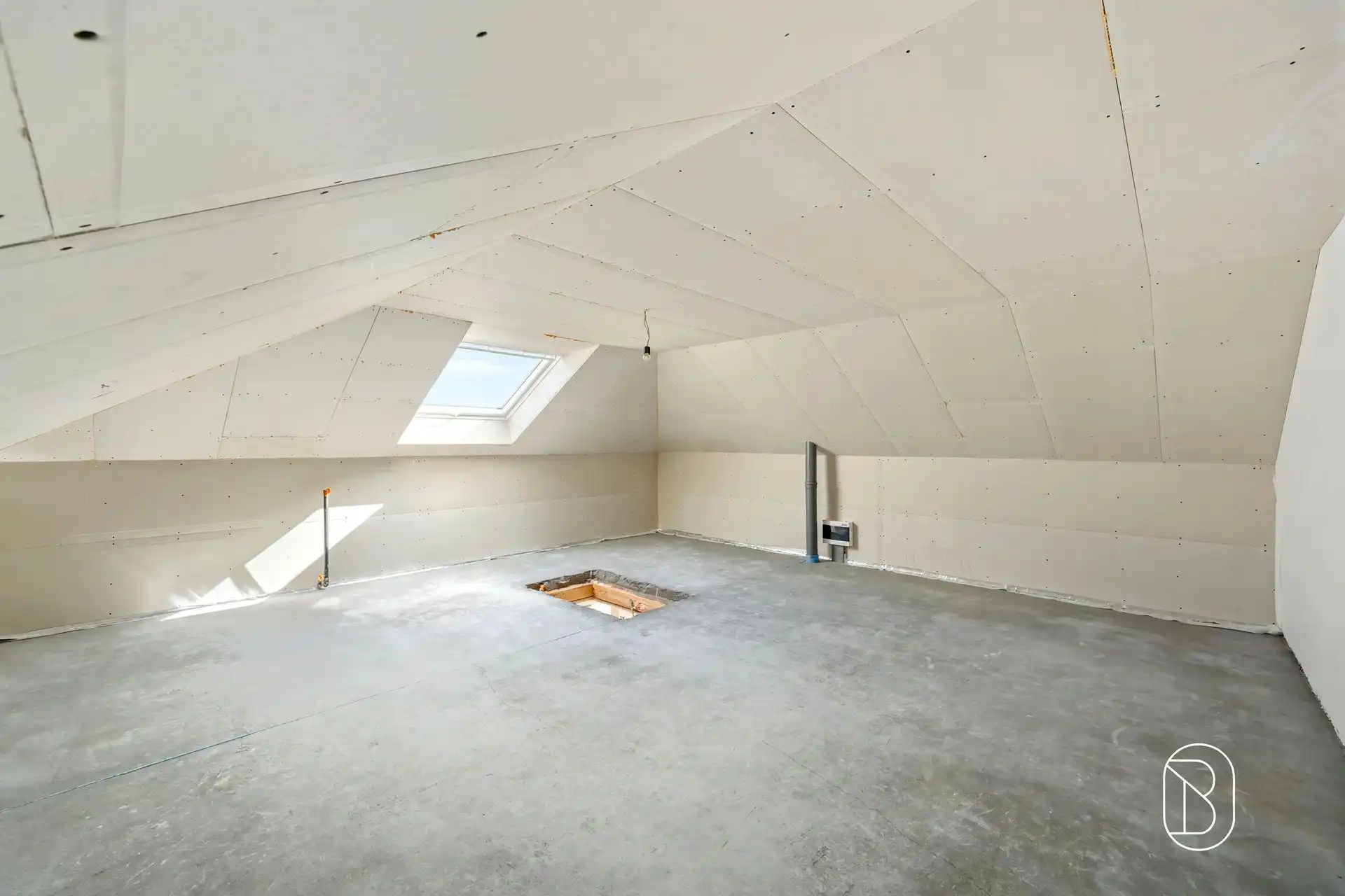 Kwalitatieve moderne ruime nieuwbouwwoning HOB met 3 SLK! foto 20