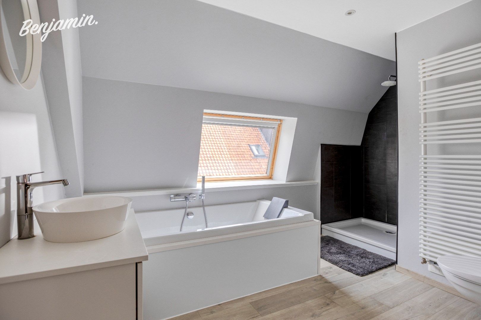 Volledig gerenoveerde halfopen woning met 3 slaapkamers en zonnige tuin in Gullegem foto 13
