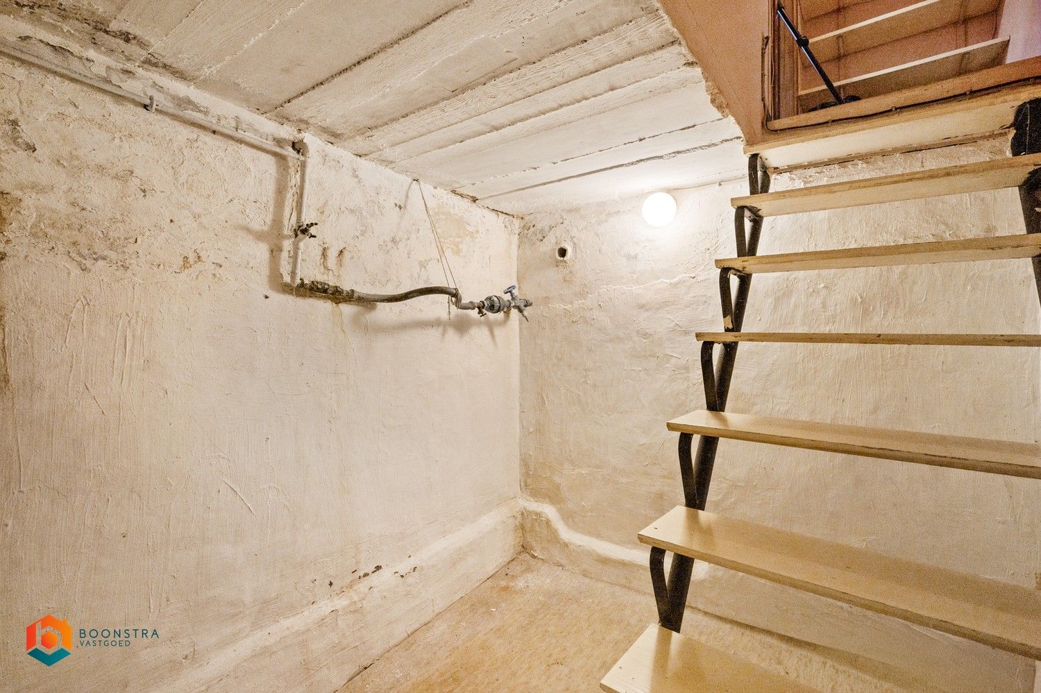 Gelijkvloerse open bebouwing met veel potentieel op 1.827 m² foto 15