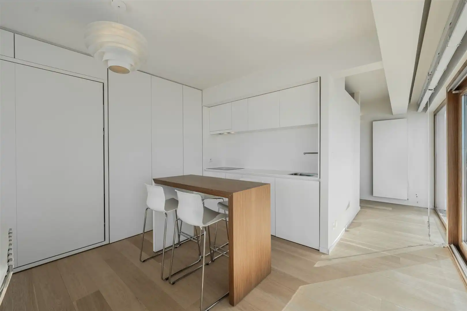 Prachtige studio met stijlvolle, rustgevende inrichting foto 6