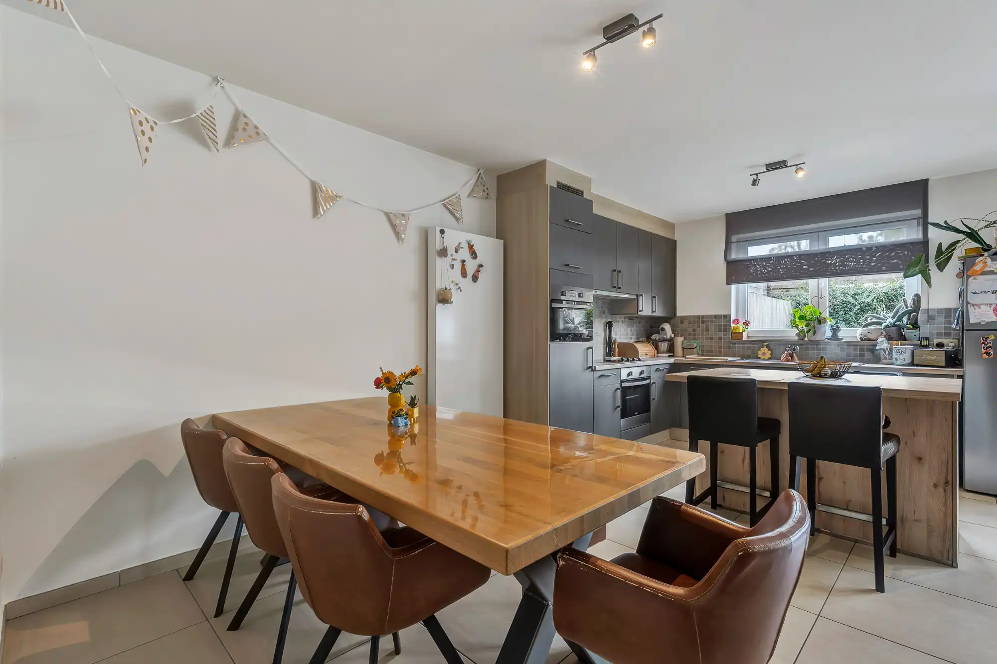 Instapklare, goed onderhouden woning te Iddergem met 3slpk foto 13