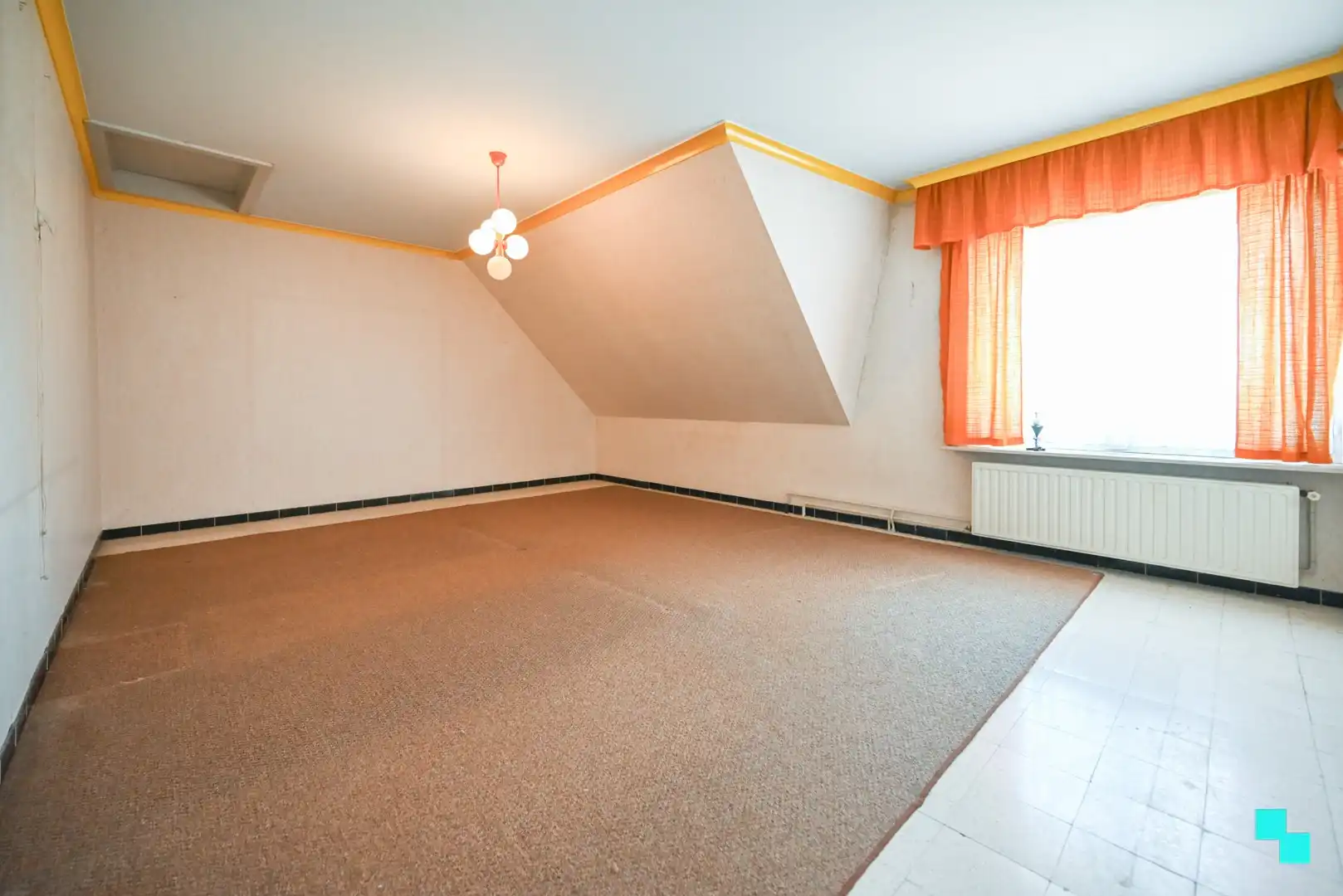 Zeer ruime te renoveren woning met vijf slaapkamers te Bosmolens foto 23