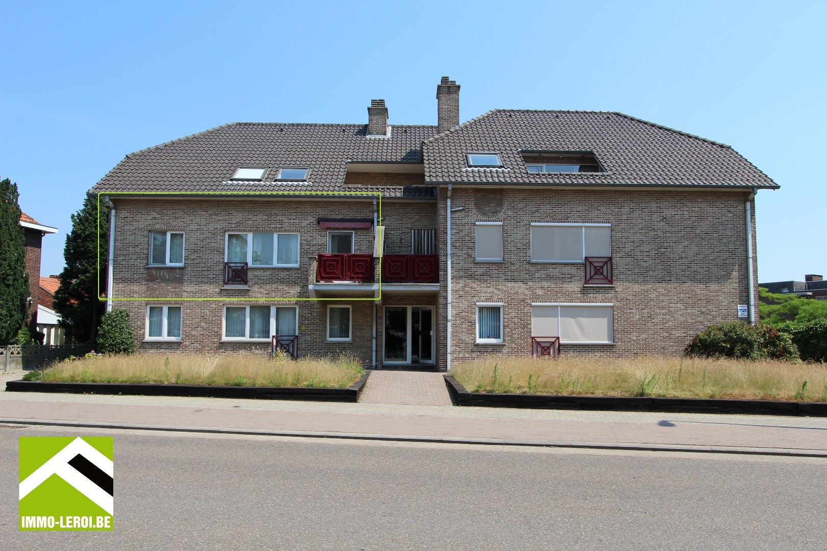 Leuk appartement met garage vlakbij centrum te Bilzen  foto 1