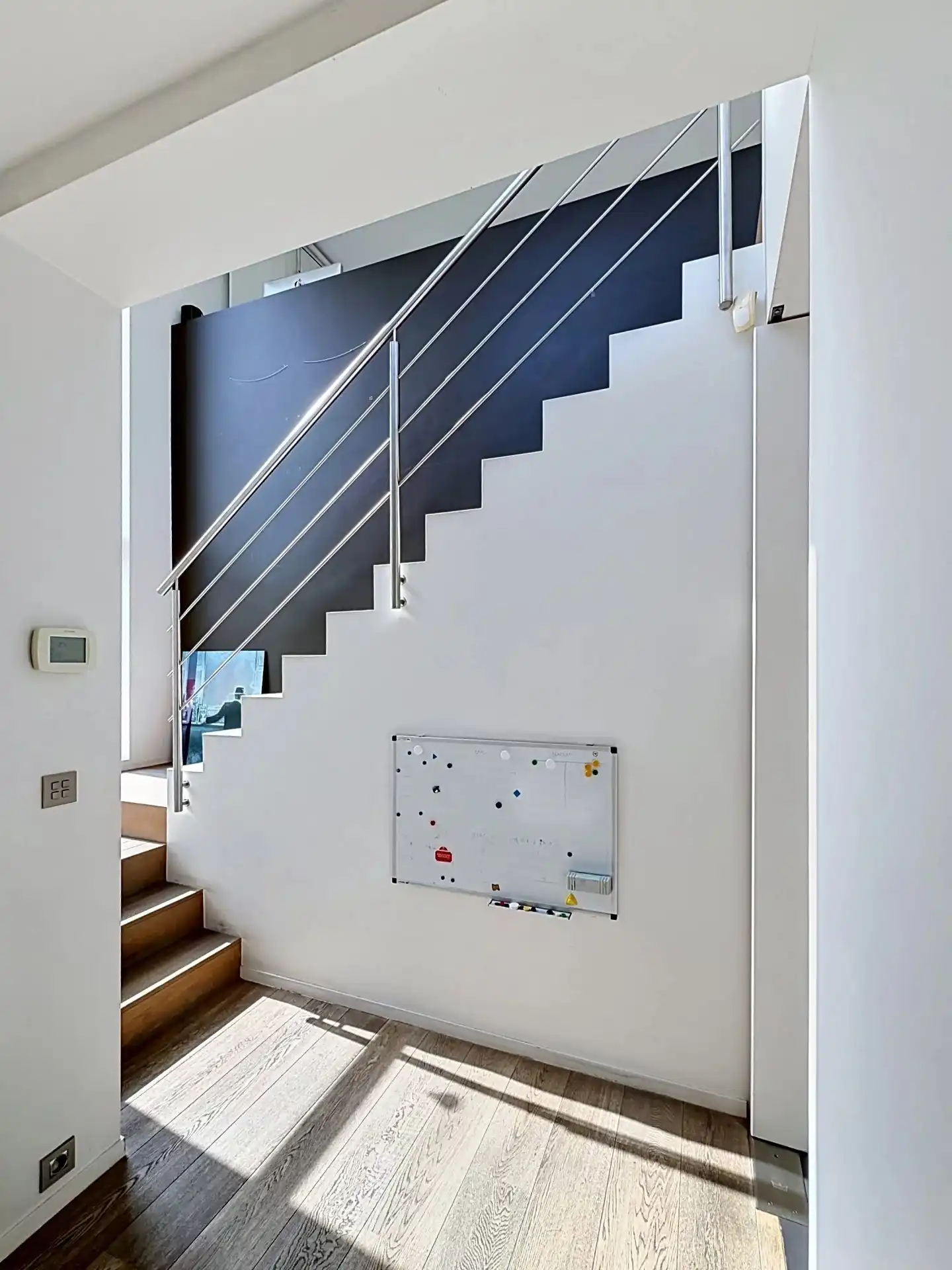 Moderne woning met 3 slaapkamers en praktijk of kantoorruimte op mooi perceel foto 19