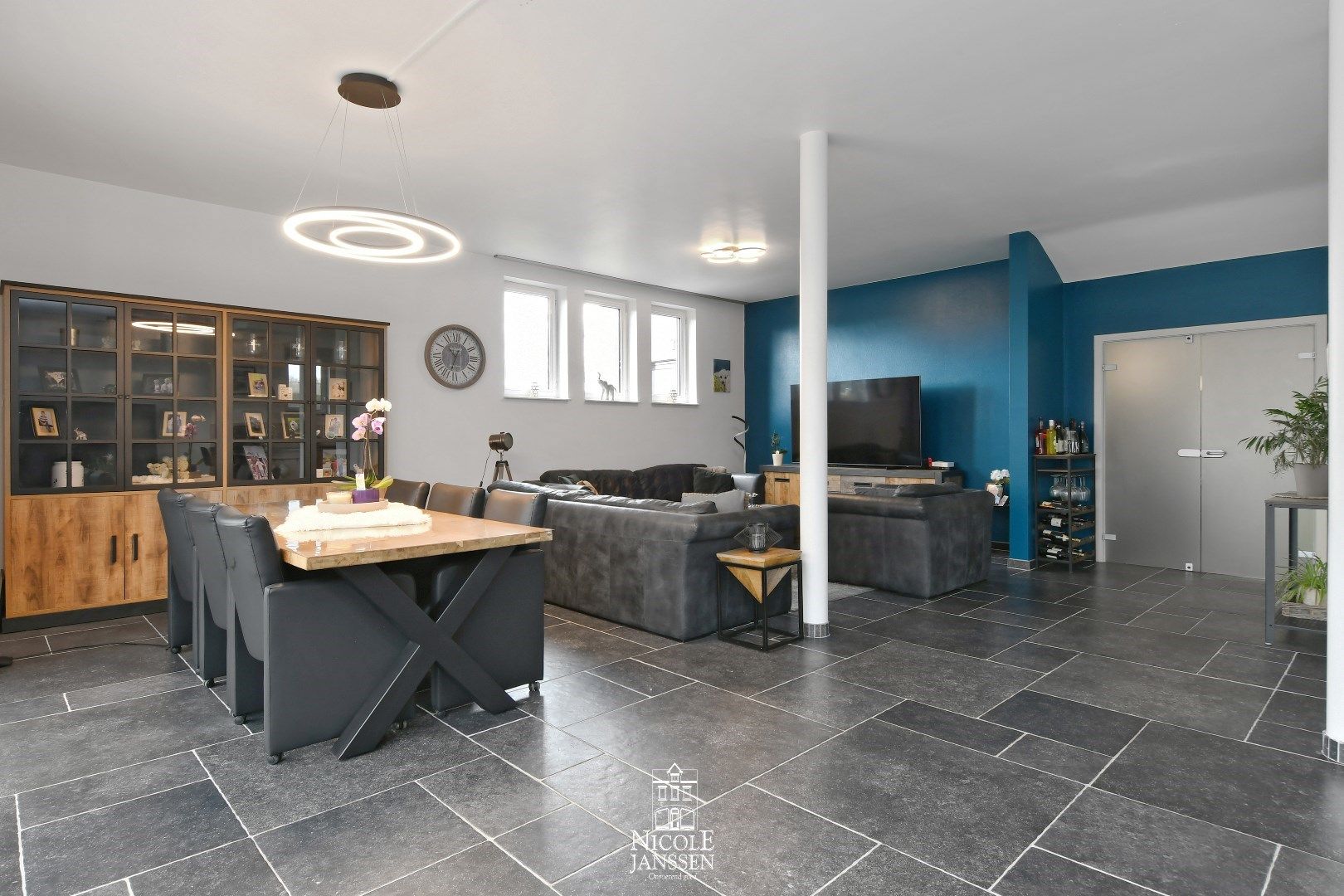 Woonst met studio en handelspand te koop foto 7