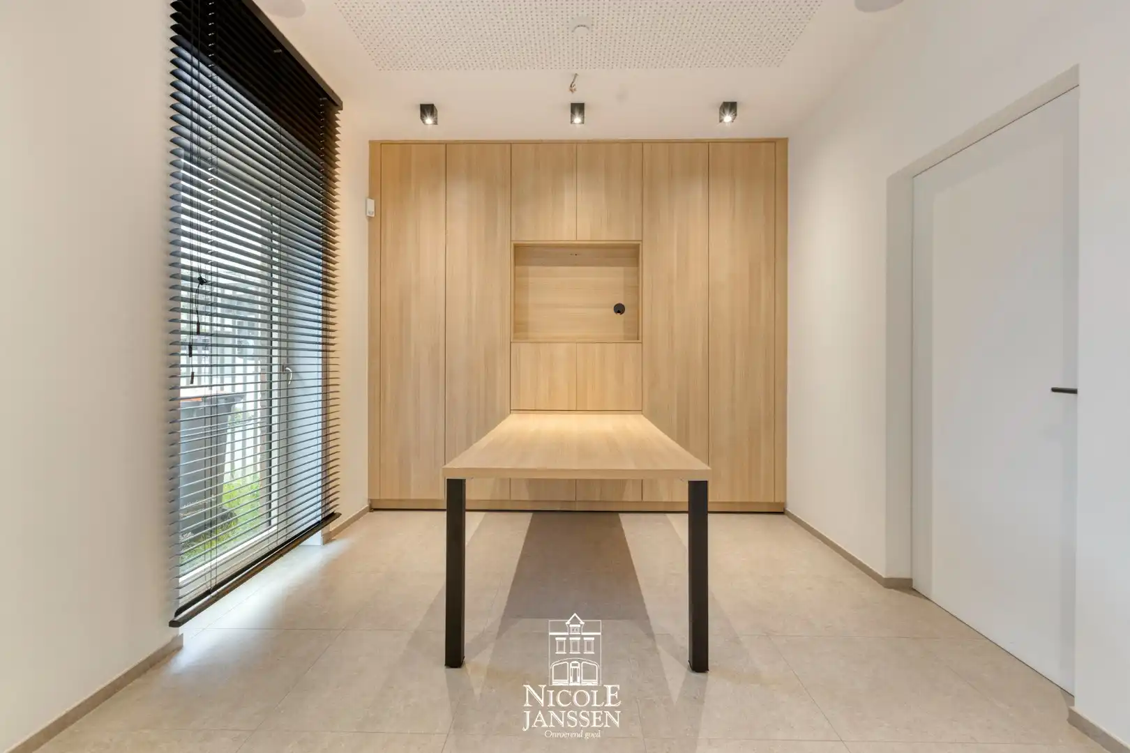 Gelijkvloers instapklaar handelspand foto 10