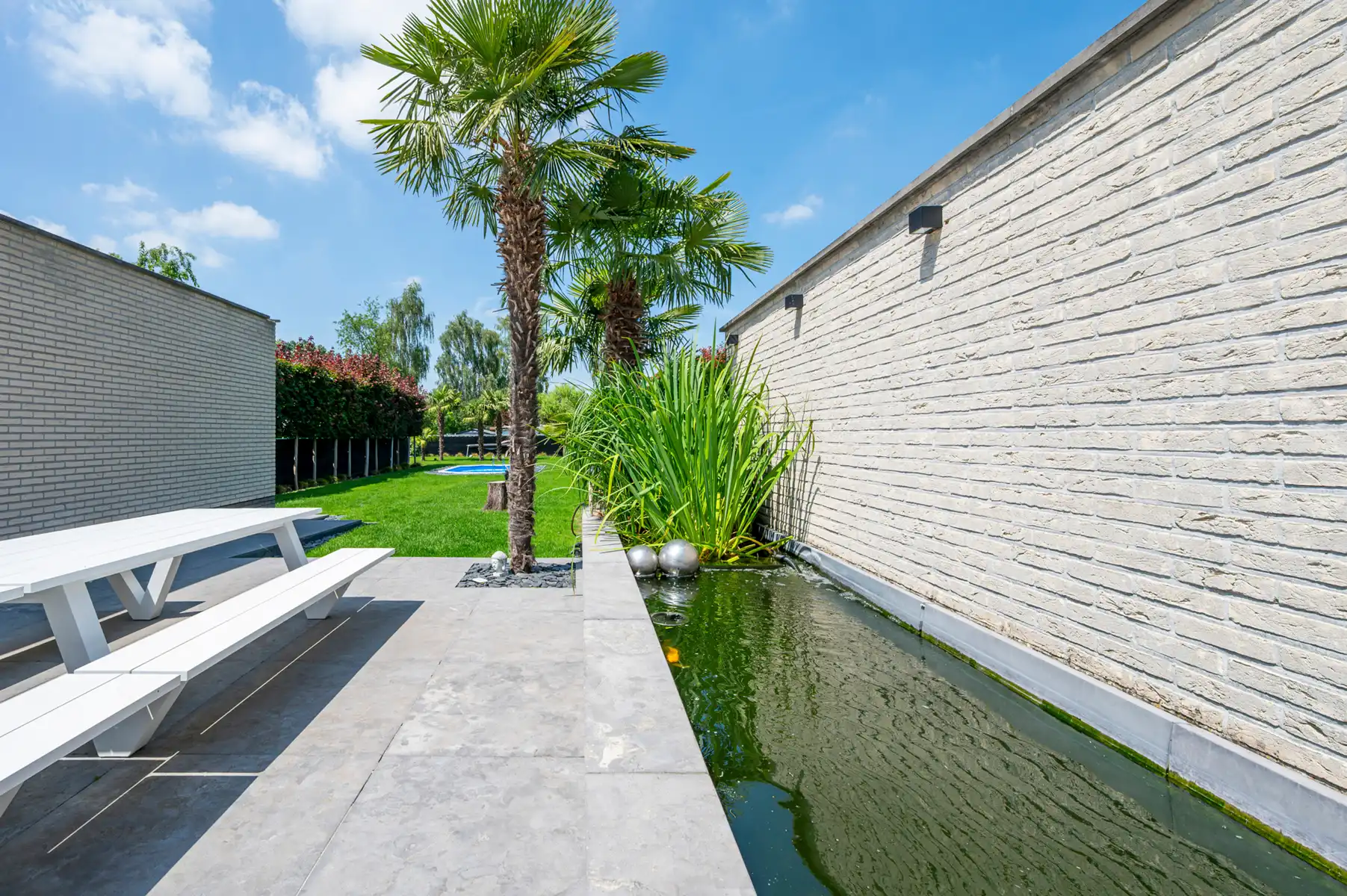 ruime woning met 7 slaapkamers, garage en prachtige tuin foto 23