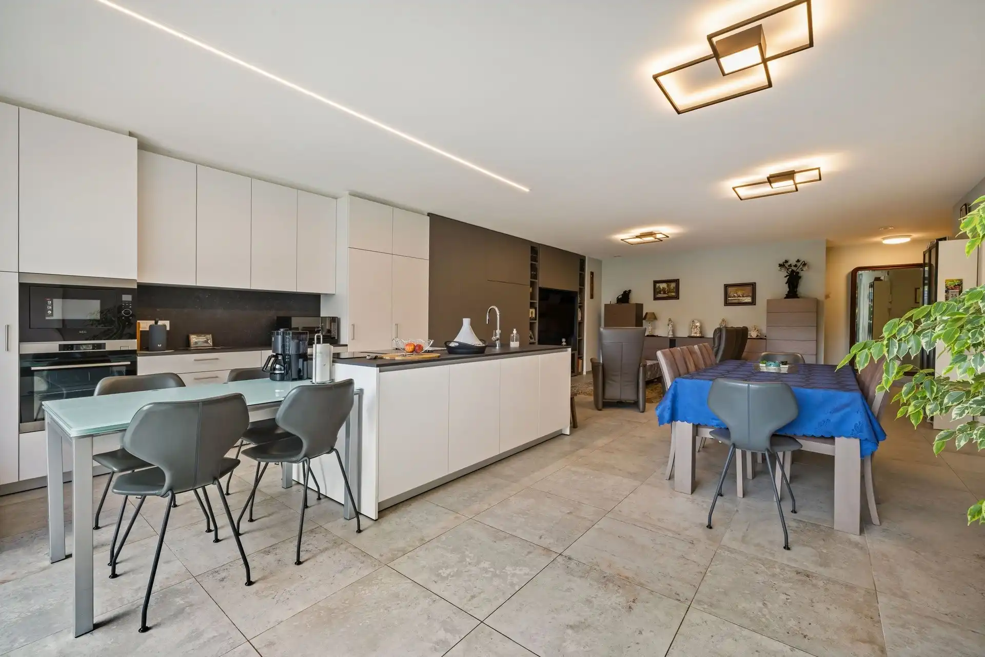 Ruim gelijkvloersappartement (140m²) op een uitmuntende locatie in het centrum van Sint-Gillis-Waas foto 6