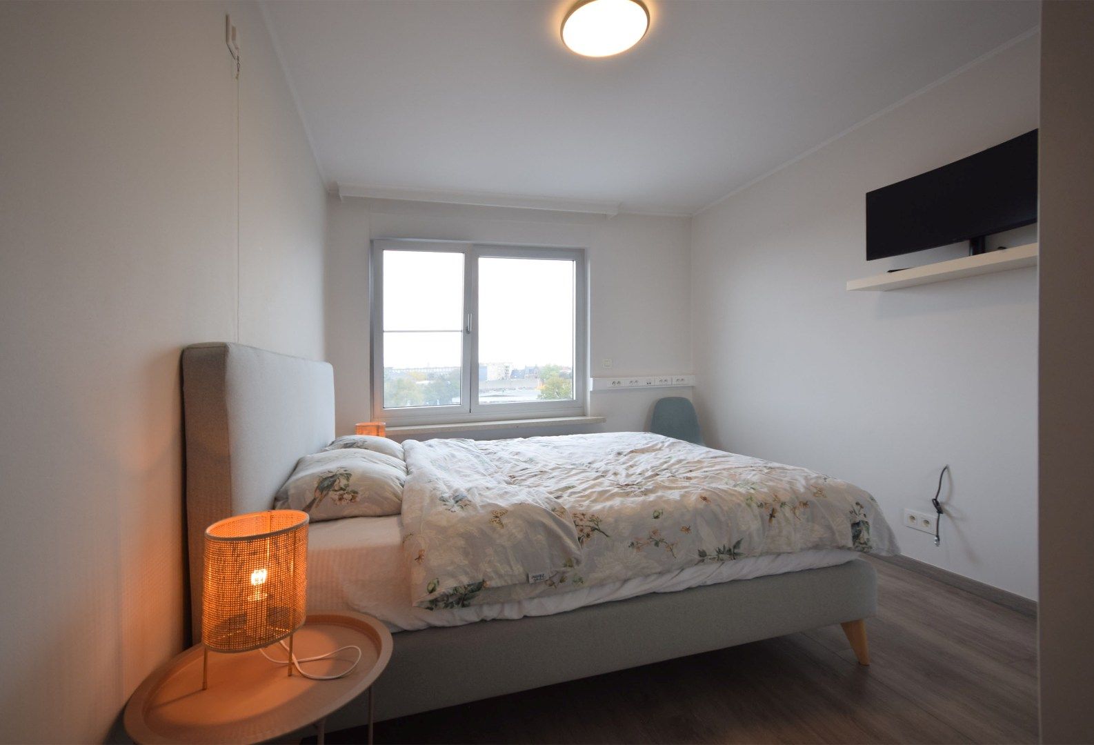 INSTAPKLAAR APPARTEMENT MET TERRAS EN GARAGE  foto 6