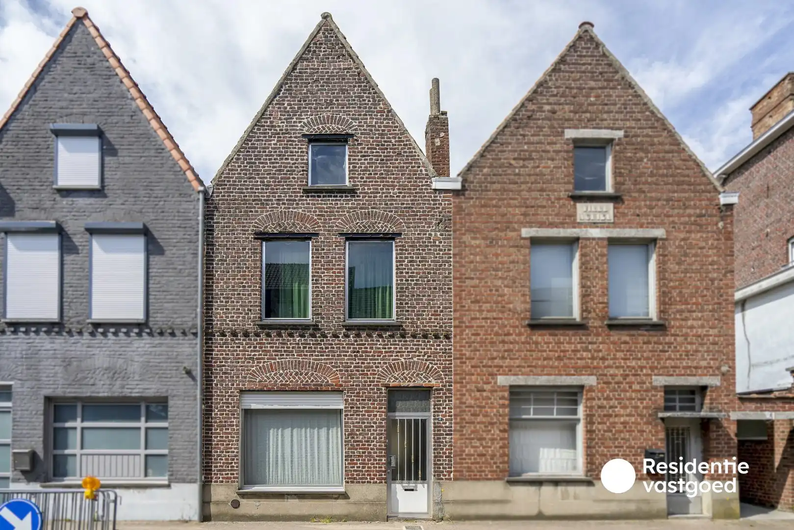 Renovatieproject met veel potentieel in het hart van Torhout! foto 2