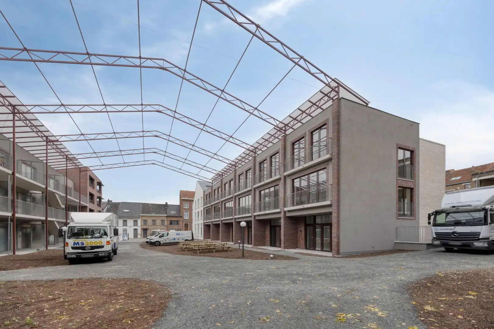 Nieuwbouwwoning met 3 slaapkamers, 3 badkamers, tuin, terras en autostaanplaats in Tienen – EPC 27 kWh/m² - bewoonbare opp. 172 m² foto 2