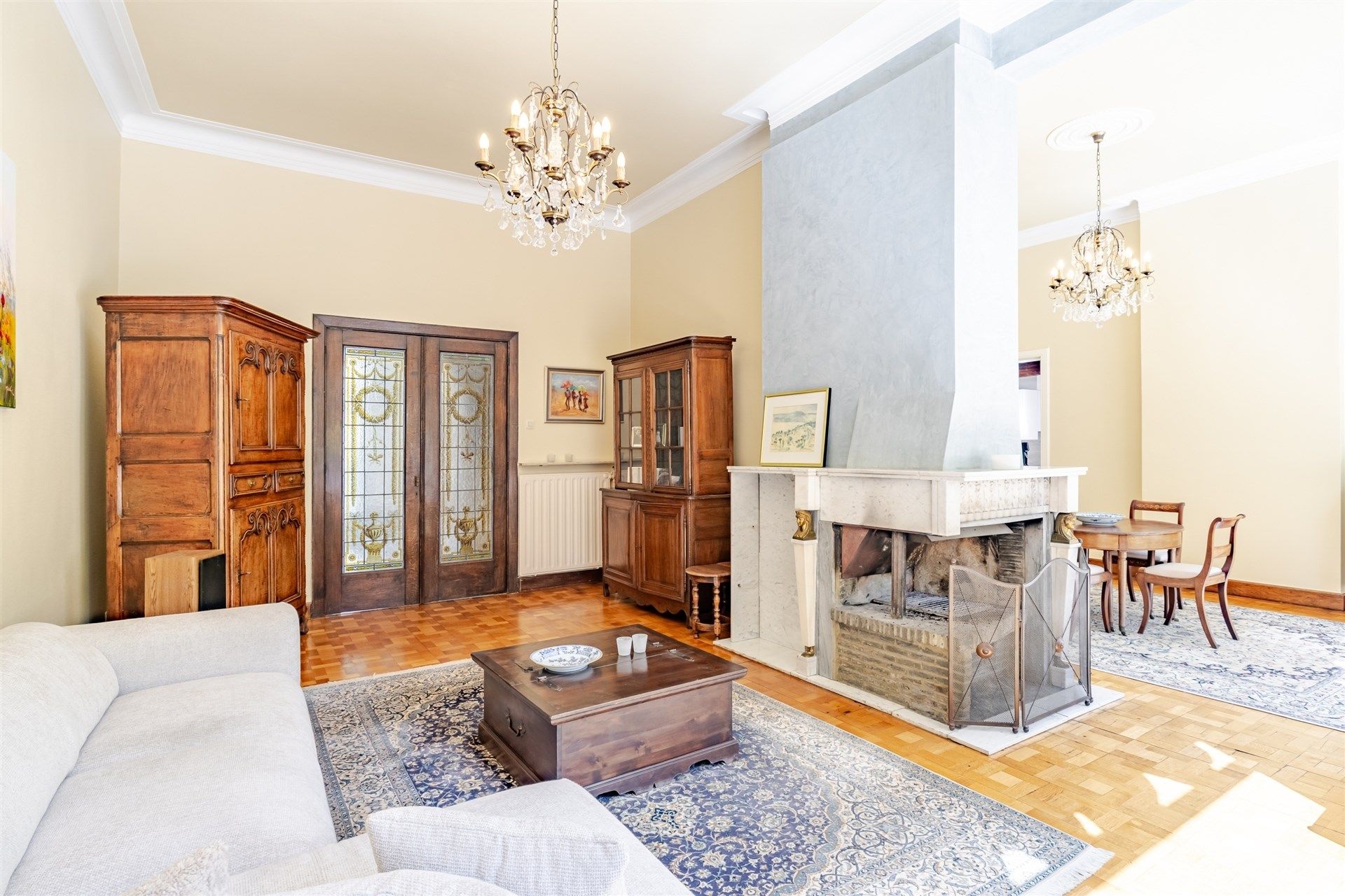 Exclusief herenhuis in neoclassicistische stijl met prachtige tuin foto 10