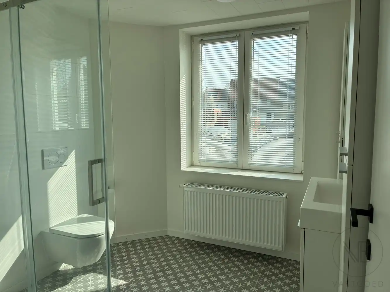 Instapklare en gerenoveerde woning in Genk foto 10