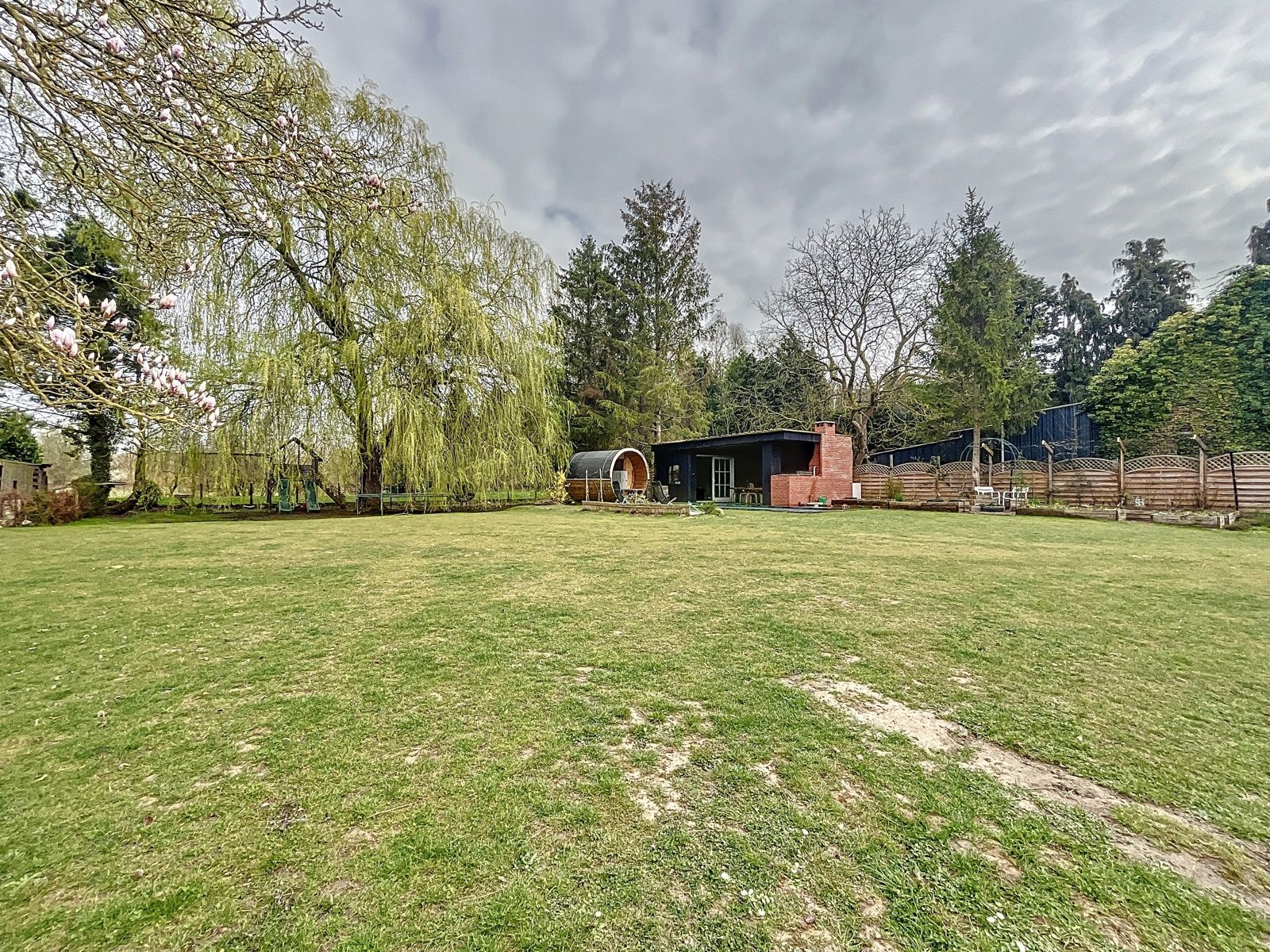 Instapklare woning met 5 slpks - tuin mét zwembad en sauna foto 17