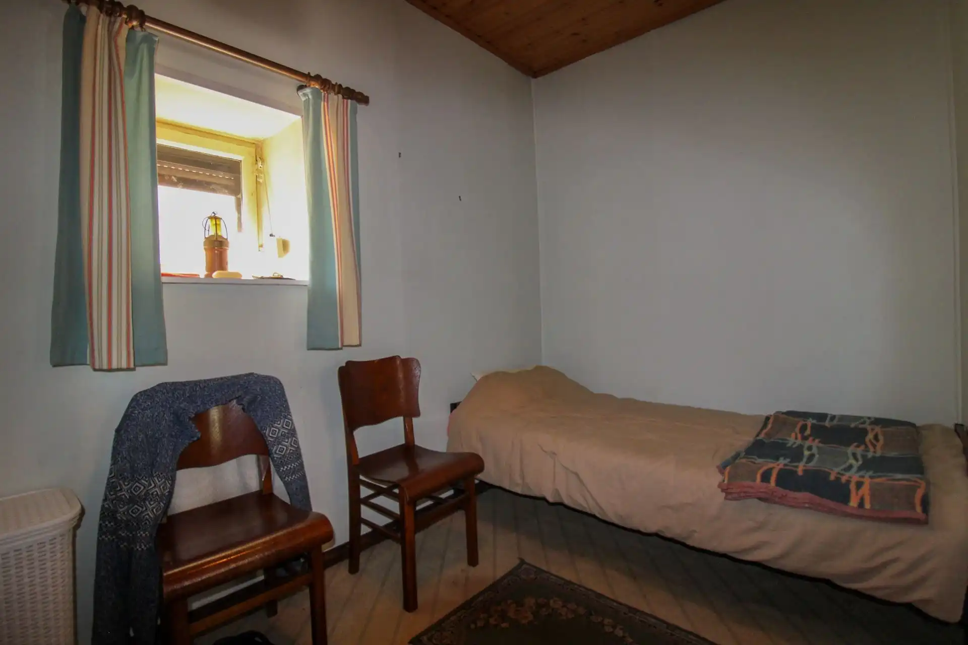 Te renoveren woning of interessante ontwikkelingsgrond in Opgrimbie! foto 9
