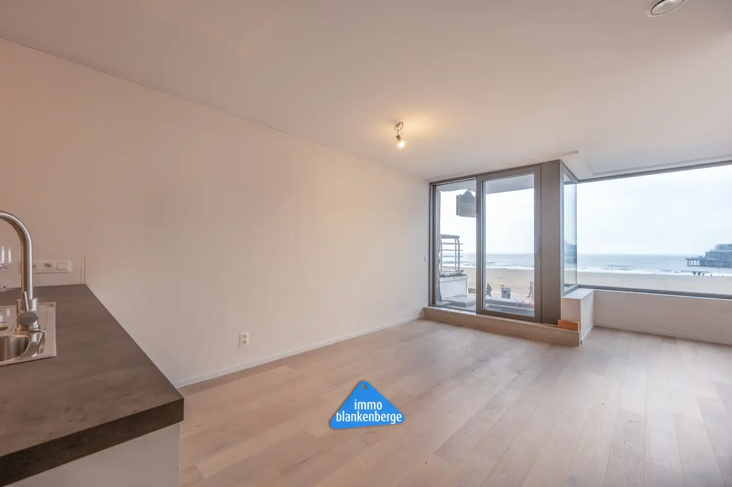 Uniek 2 slaapkamerappartement in Residentie Pier foto 9