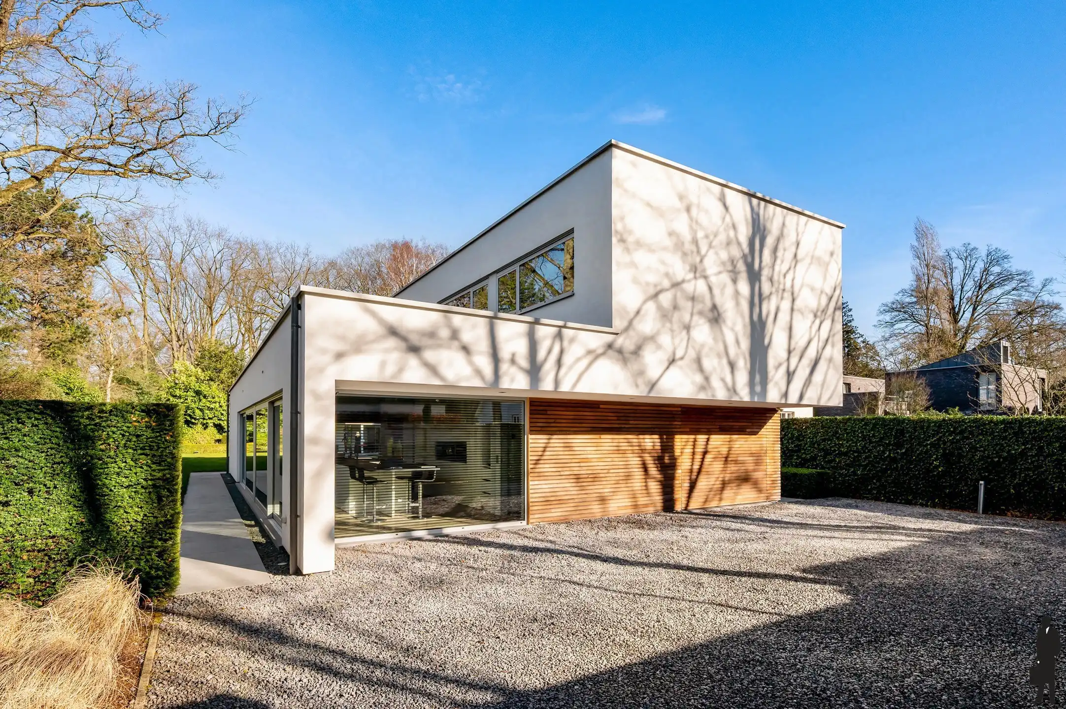 Moderne, vrijstaande villa op ca.1.380 m² met zwembad op toplocatie te Vriesdonk! foto {{pictureIndex}}