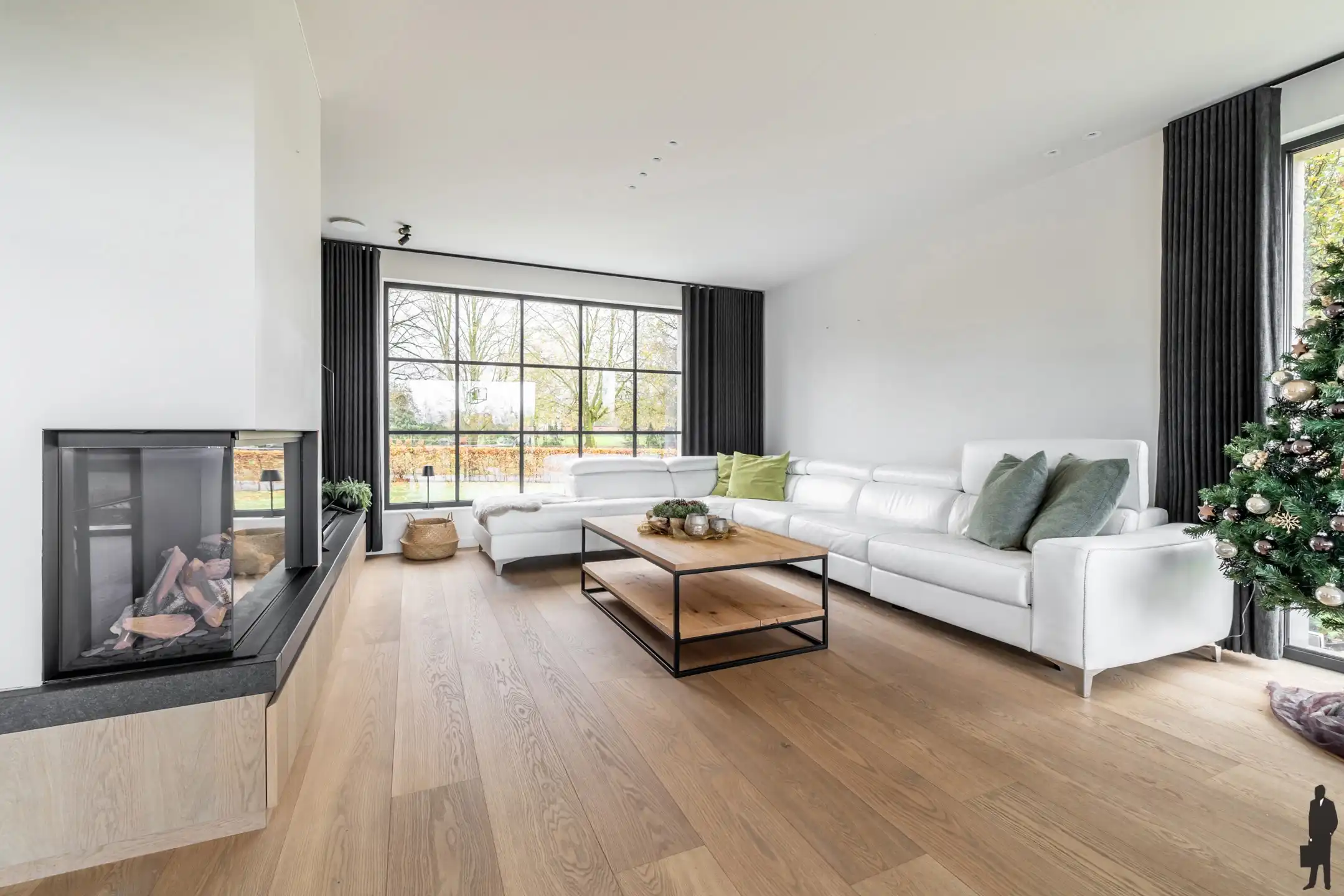 Instapklare villa temidden van uitgestrekte weilanden en landerijen!  foto 31