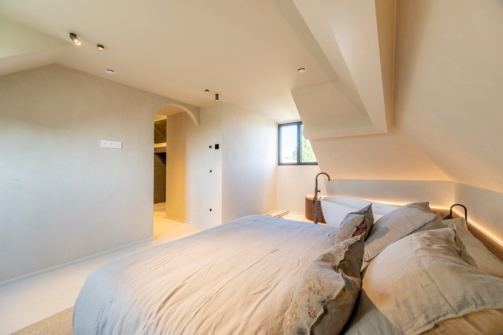 Stijlvol gerenoveerde villa op toplocatie in Duinbergen foto 23