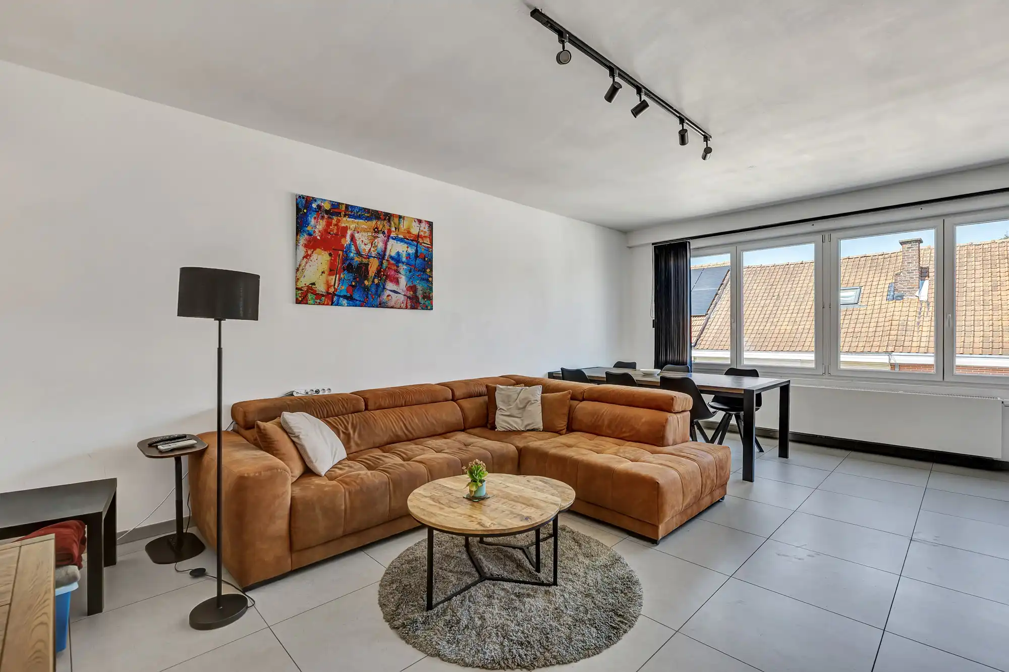 Opbrengsteigendom met 2 appartementen en extra studio foto 2