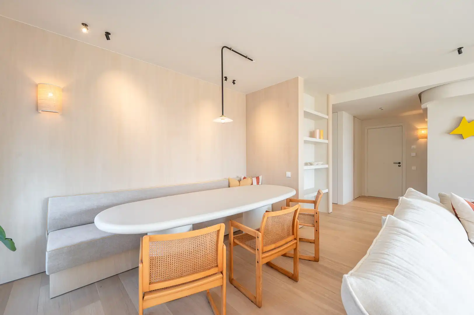 High-end gerenoveerd hoekappartement in het prestigieuze domein Tennis Gardens, vlakbij het strand en de zee. foto 7