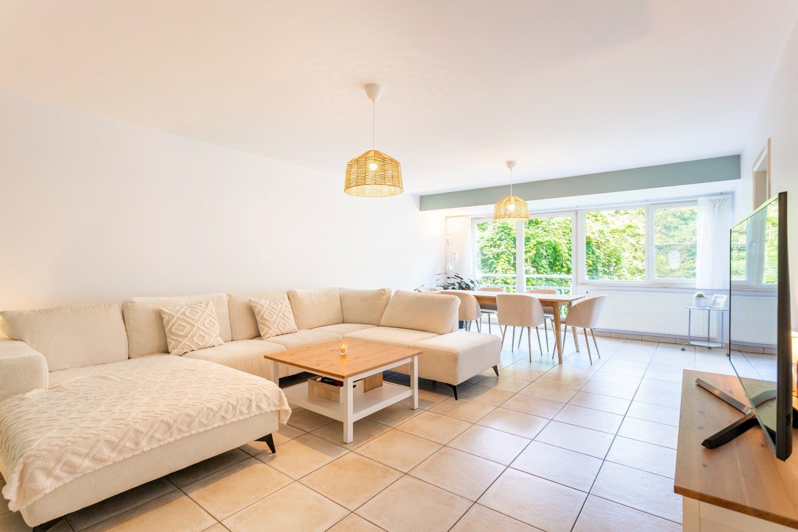 Recente kangoeroewoning met 4 slaapkamers, garage en tuin in een doodlopende straat foto 6