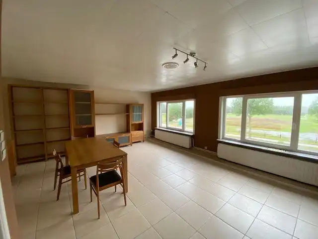 Ruim appartement te huur met 2 slaapkamers en terras foto 2