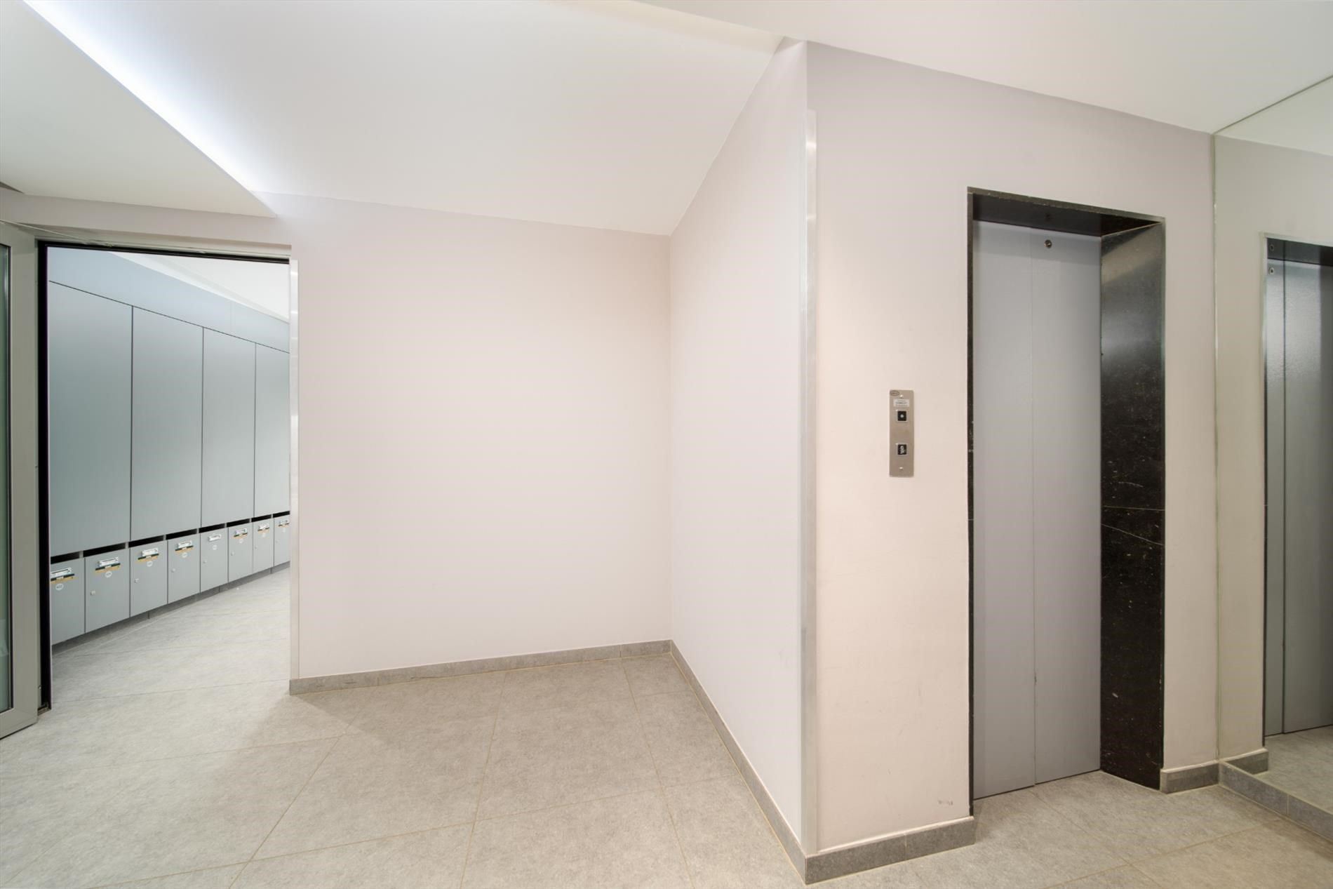 Appartement aan de Coupure met zicht op het water en de drie torens foto 11