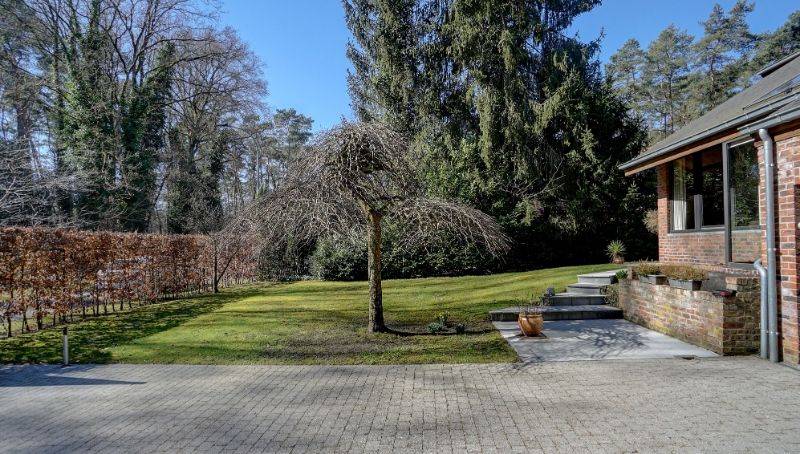 Moderne villa stijl van 245m² op 14 are palende aan golfdomein foto 32