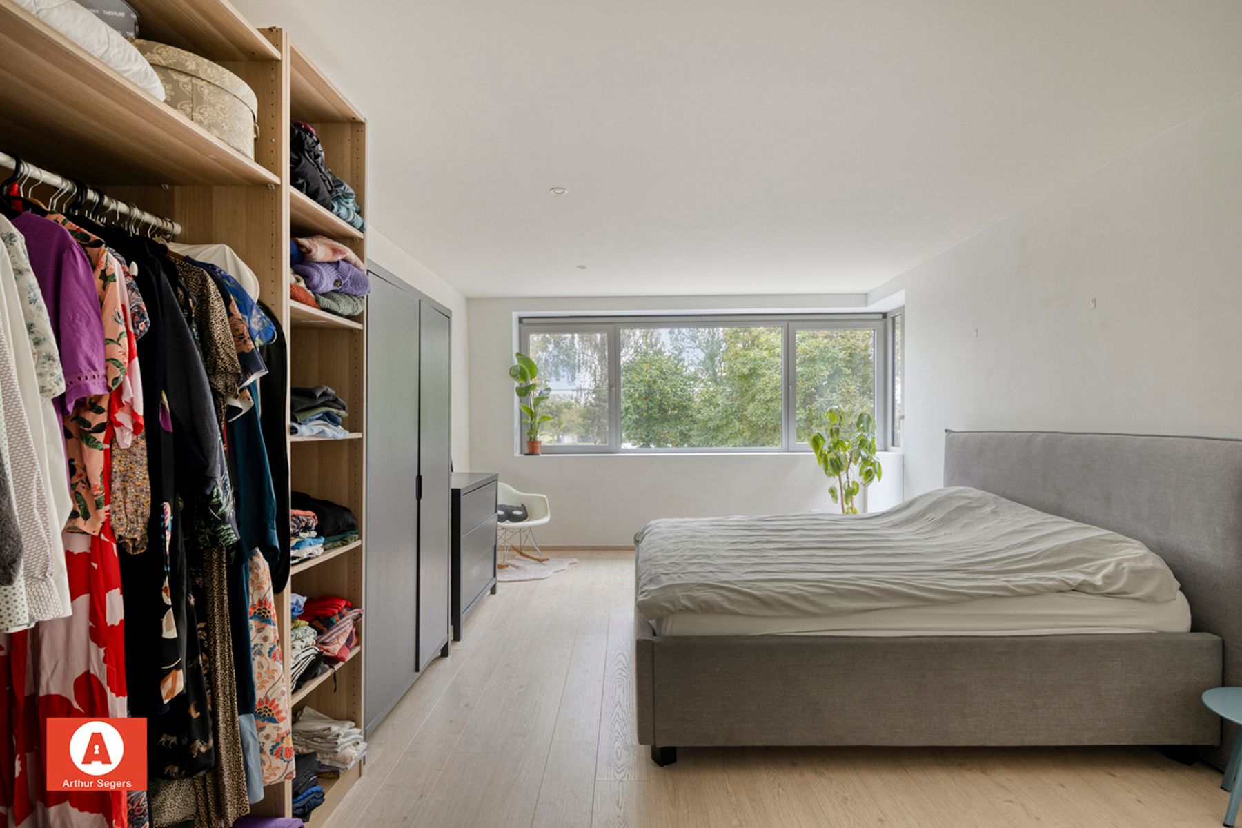 Energiezuinige open bebouwing met 5 slaapkamers en praktijk foto 18