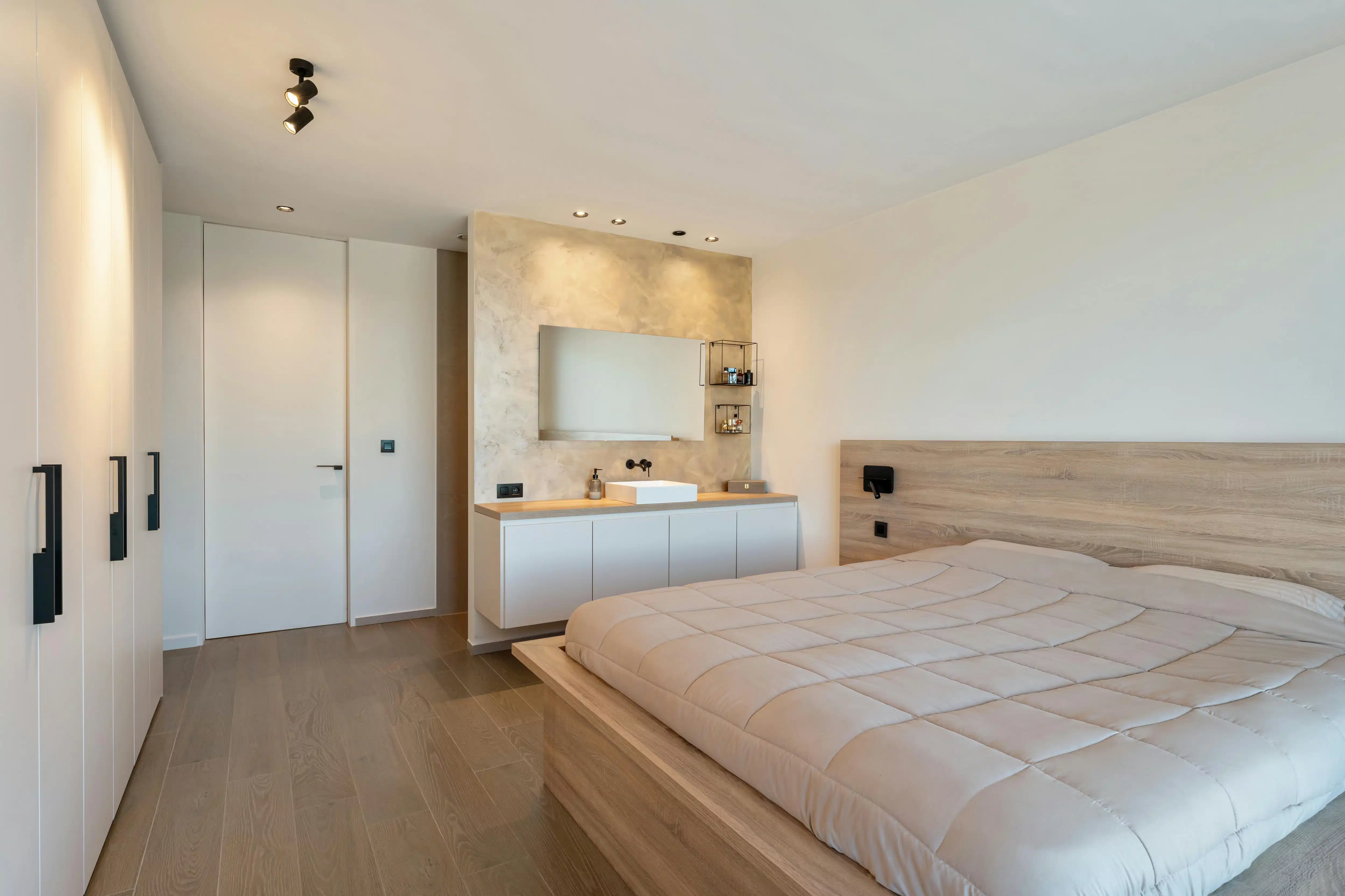 Exclusieve high-end villa met zwembad in Genk foto 13