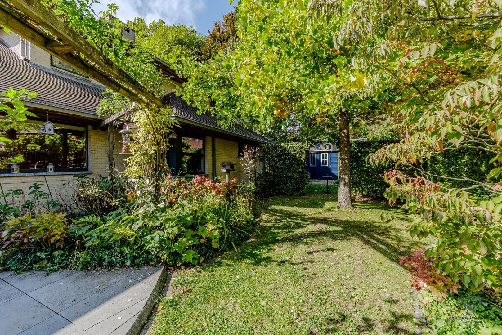 Tijdloze villa in 't groen.  foto 40