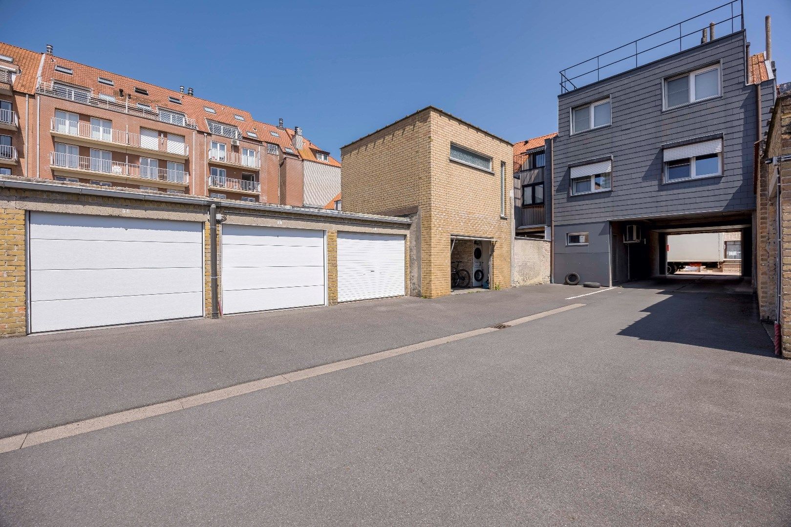 Centraal gelegen gezinswoning met garage te Heist – op wandelafstand van de zeedijk foto 11