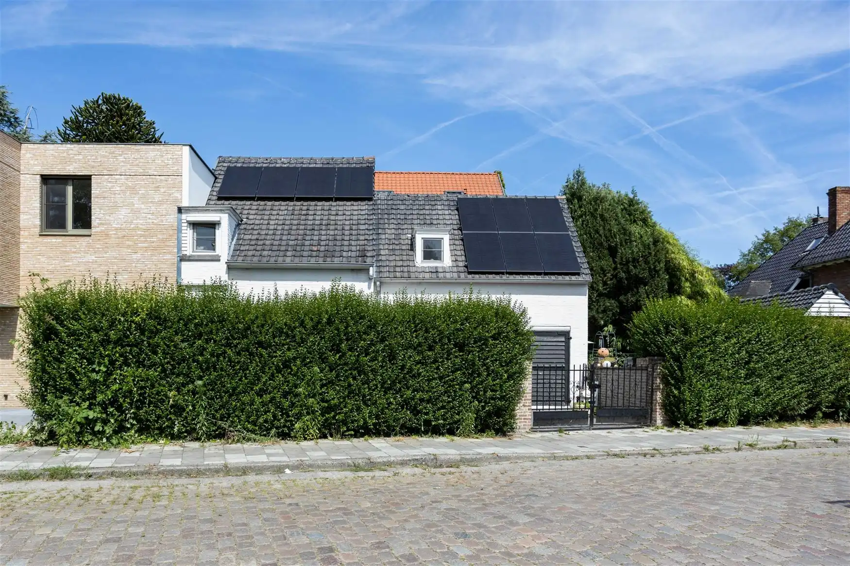 Instapklare gezinswoning op toplocatie in Gentbrugge foto {{pictureIndex}}