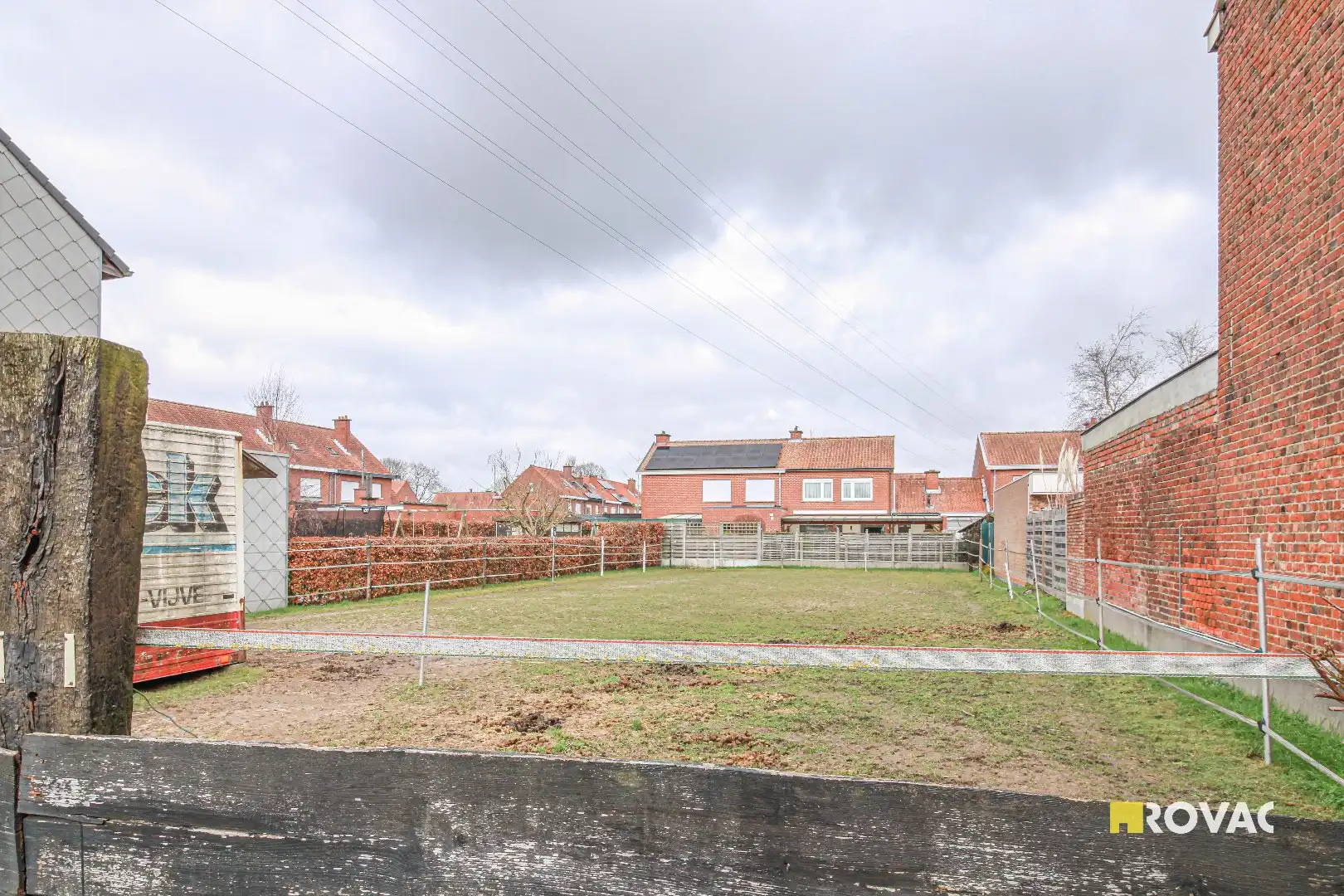 Rustig gelegen bouwgrond van 611 m² in woongebied! foto 2