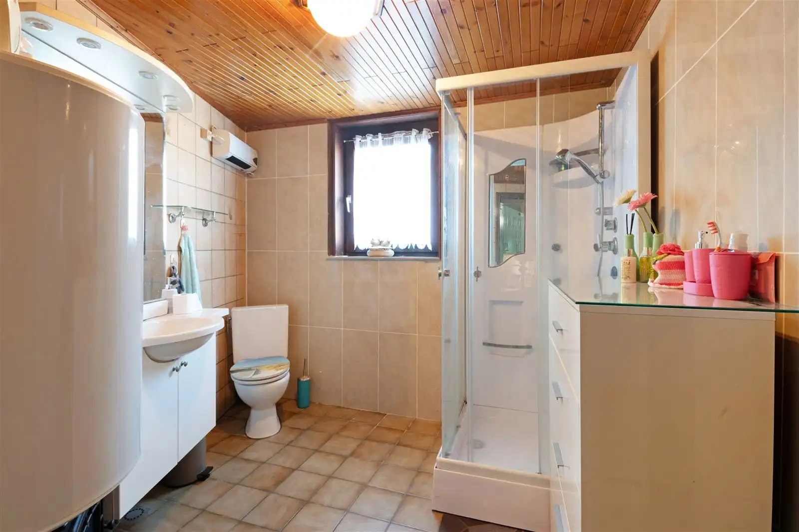 Gezinswoning met tuin en garage op 5are81 foto 14