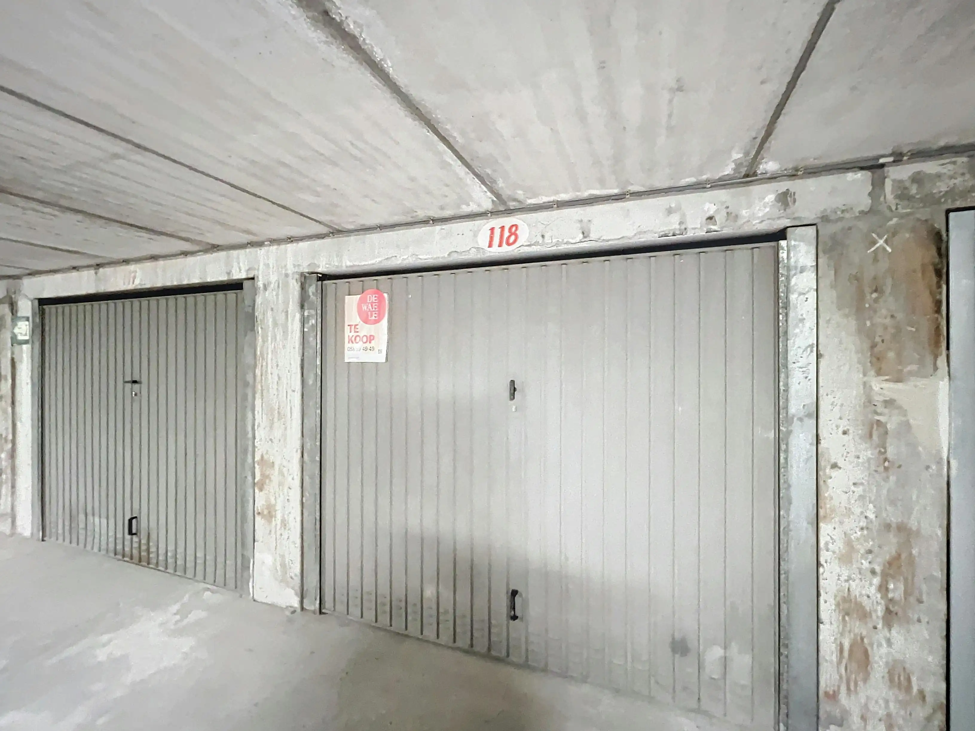 Garagebox te koop op het Hendrikaplein. foto 5