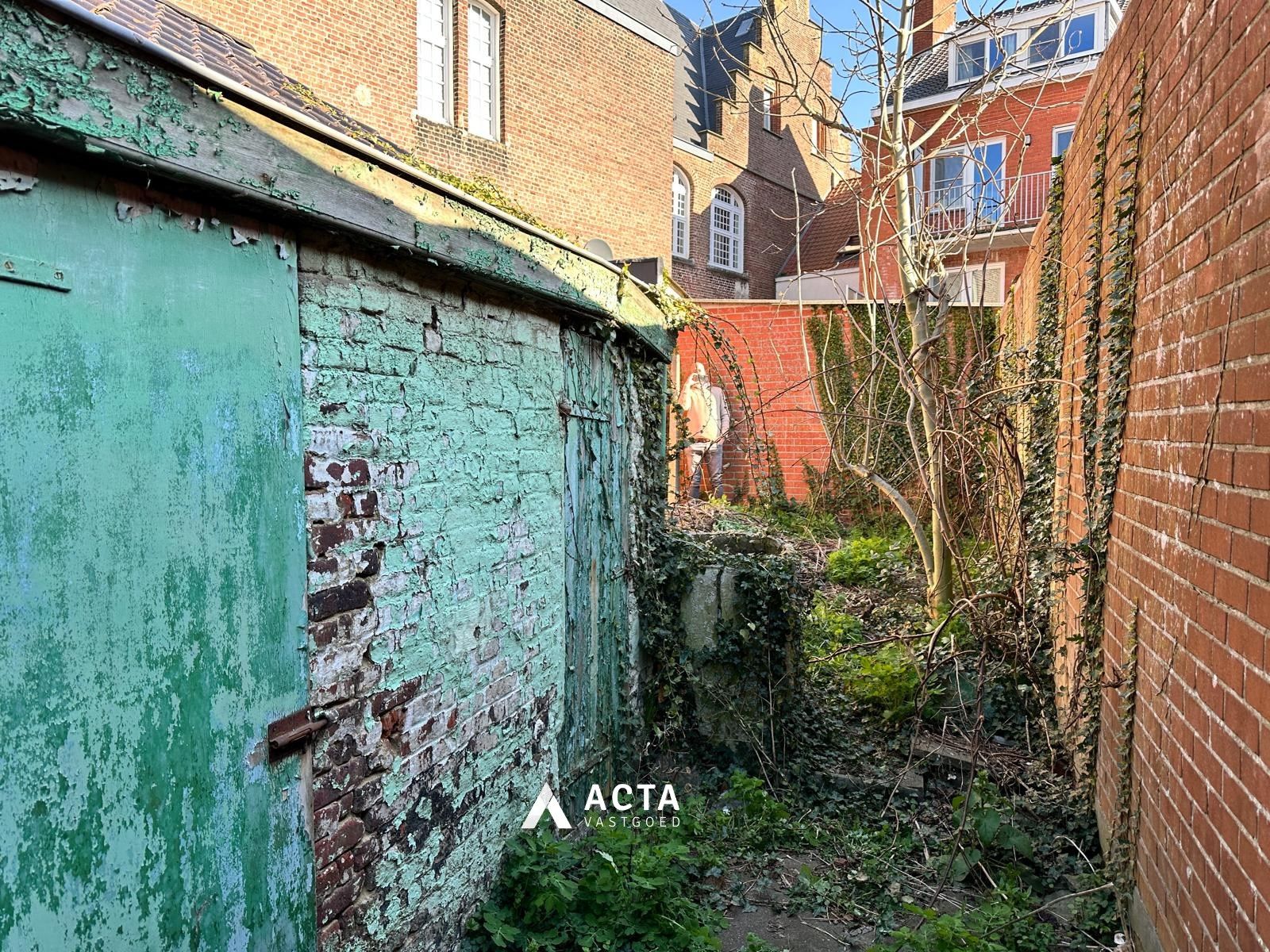 Te renoveren woning met tuin in rustige straat nabij het stadscentrum foto 5