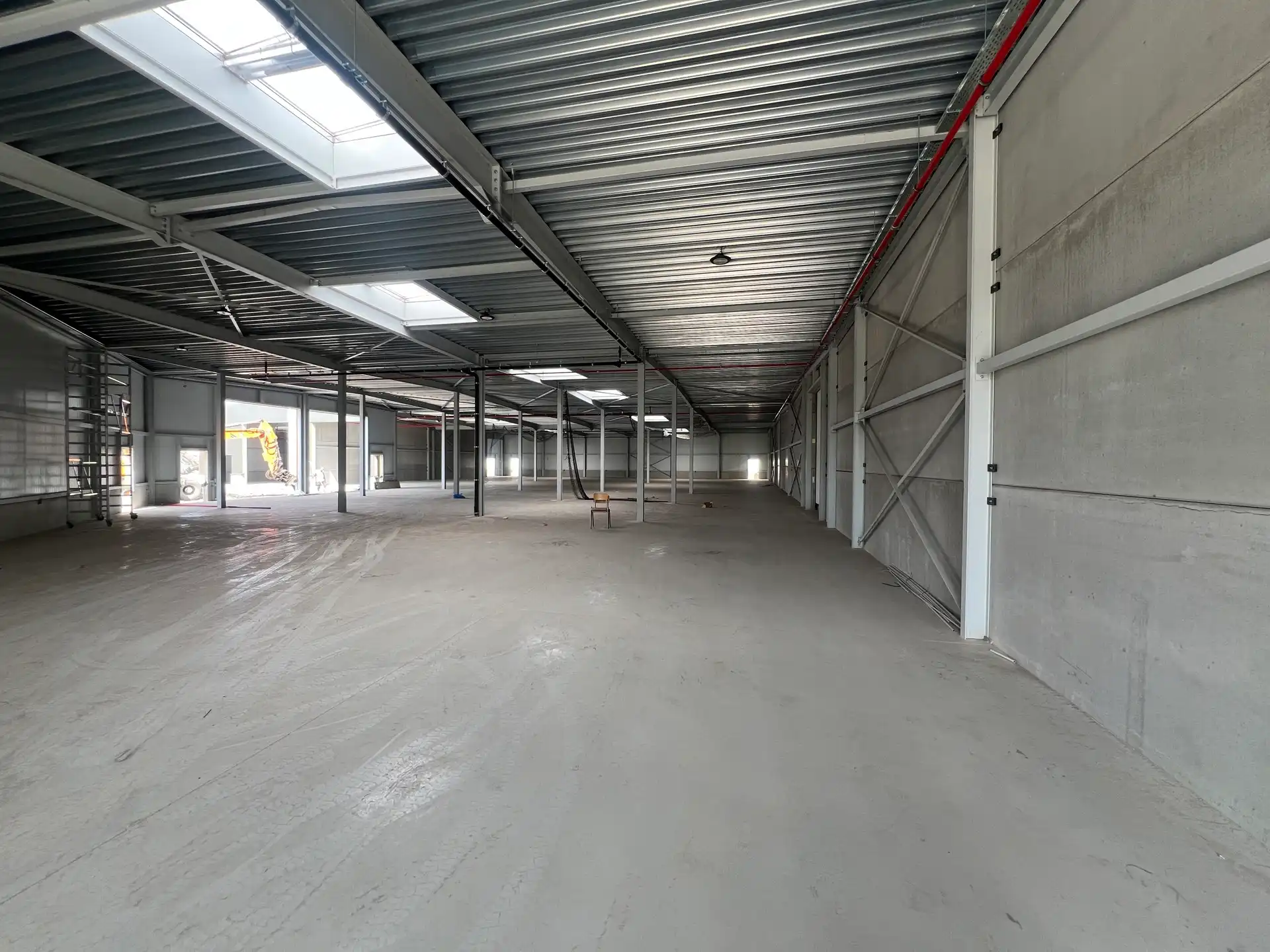Bedrijfsgebouw op toplocatie in Houthalen, direct aan de E314 foto 7