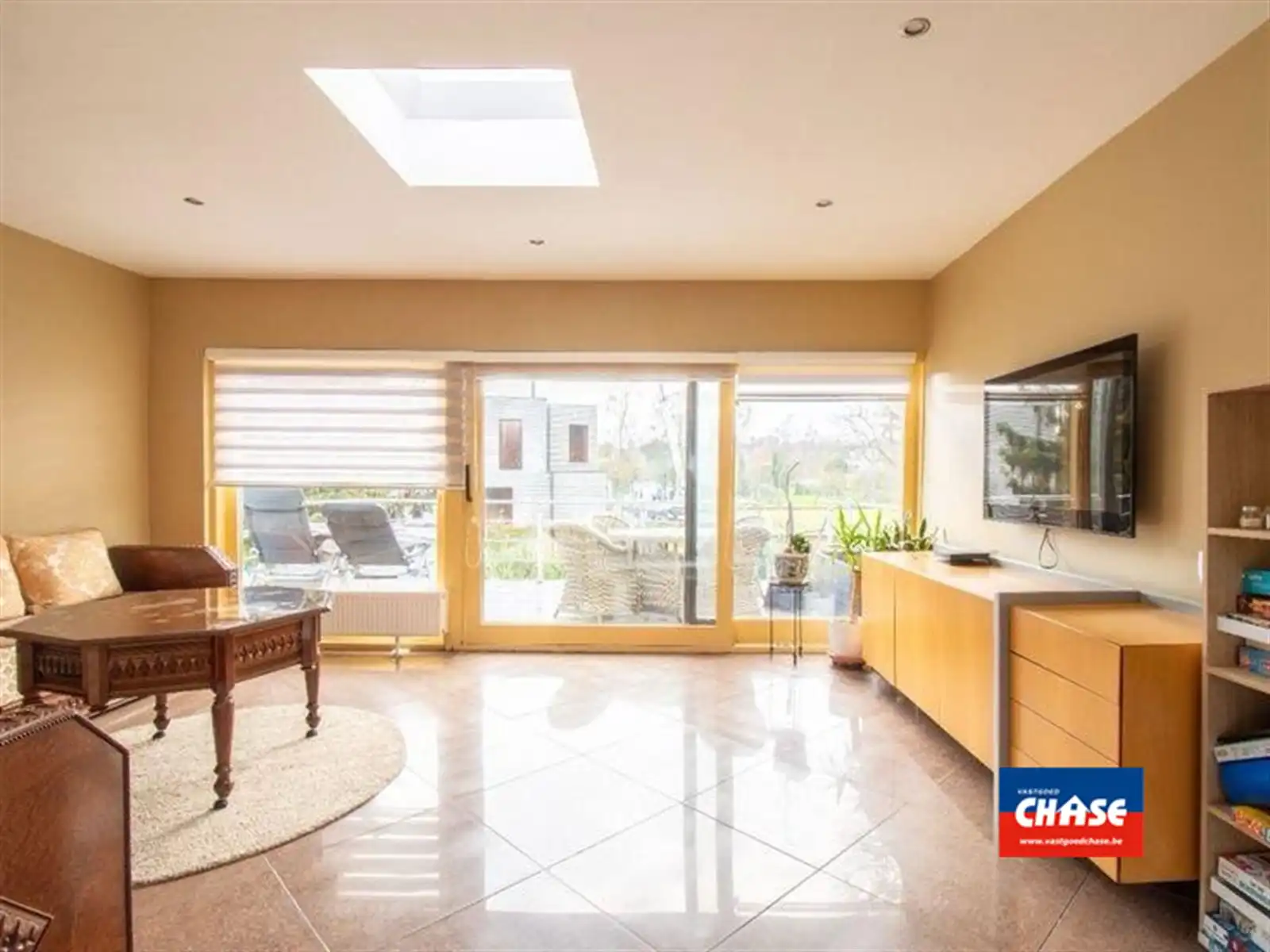 Instapklare bel-étage met 2 slpks, garage en tuin foto 2